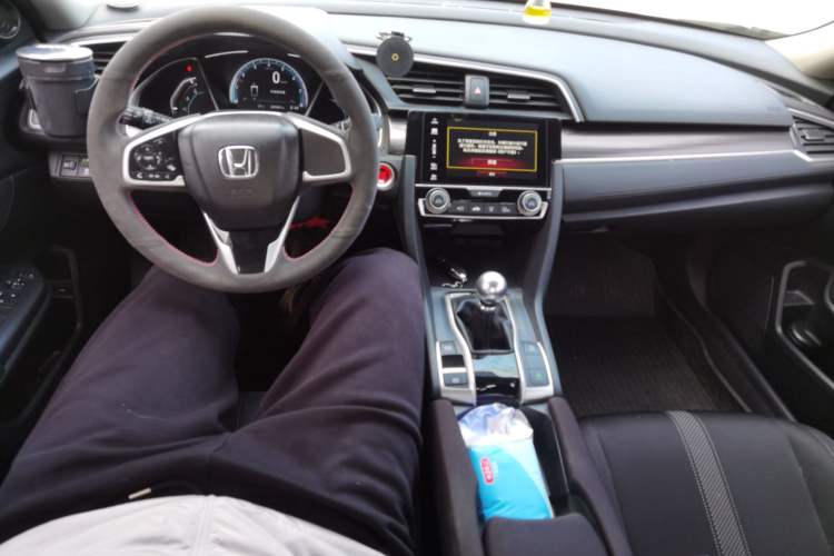 Used Honda Civic 2019 220TURBO Manual Jinkong Edition China VI Center Console