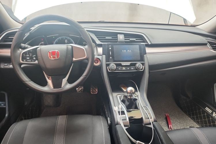 Used Honda Civic 2019 220TURBO Manual Jinkong Edition China VI Center Console