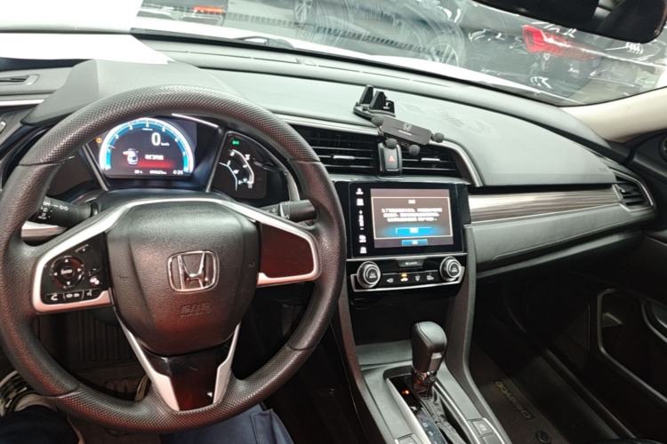 Used Honda Civic 2019 220TURBO CVT Dynamic Edition China VI Center Console