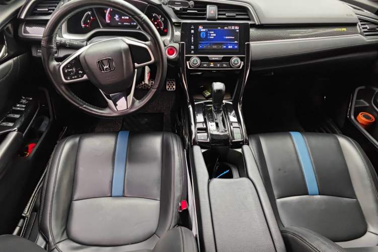 Used Honda Civic 2019 220TURBO CVT Dynamic Edition China VI Emission Standard Center Console