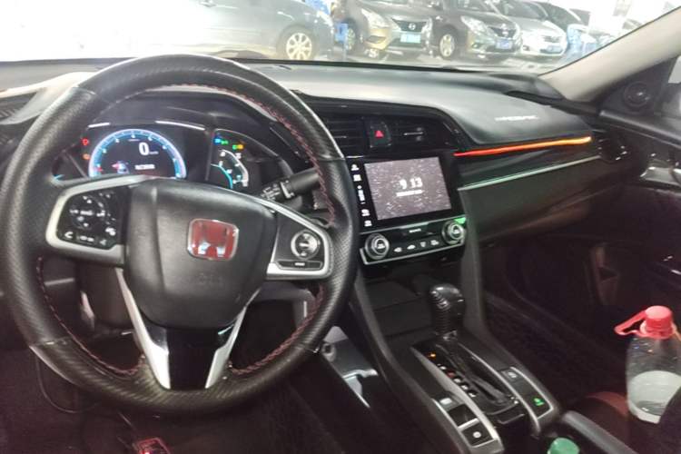 Used Honda Civic 2019 220TURBO CVT Dynamic Edition China VI Center Console