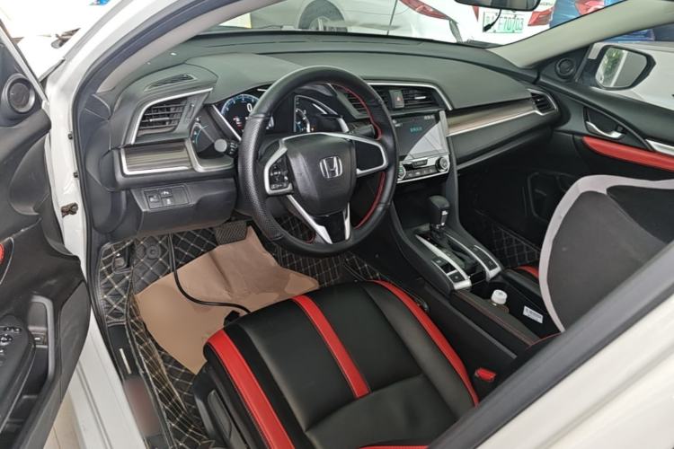 Used Honda Civic 2019 220TURBO CVT Dynamic Edition China VI Center Console