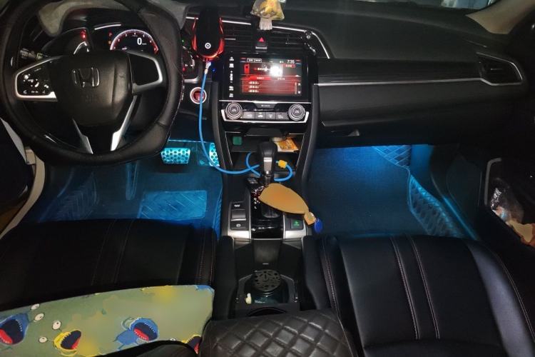 Used Honda Civic 2019 220TURBO CVT Dynamic Edition China VI Emission Standard Center Console