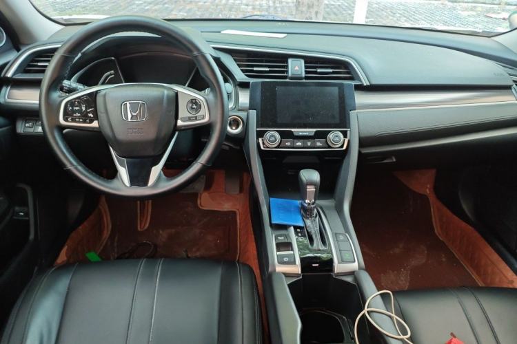 Used Honda Civic 2019 220TURBO CVT Dynamic Edition China VI Center Console