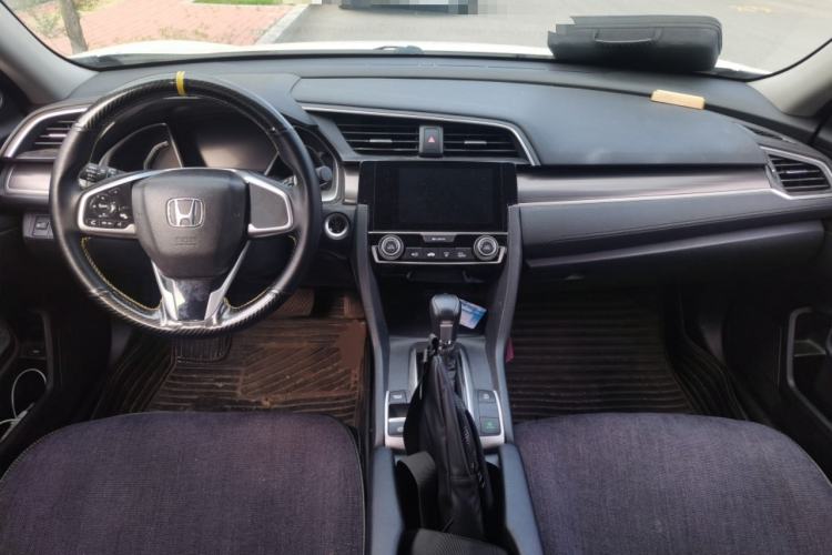 Used Honda Civic 2019 220TURBO CVT Dynamic Edition China VI Center Console