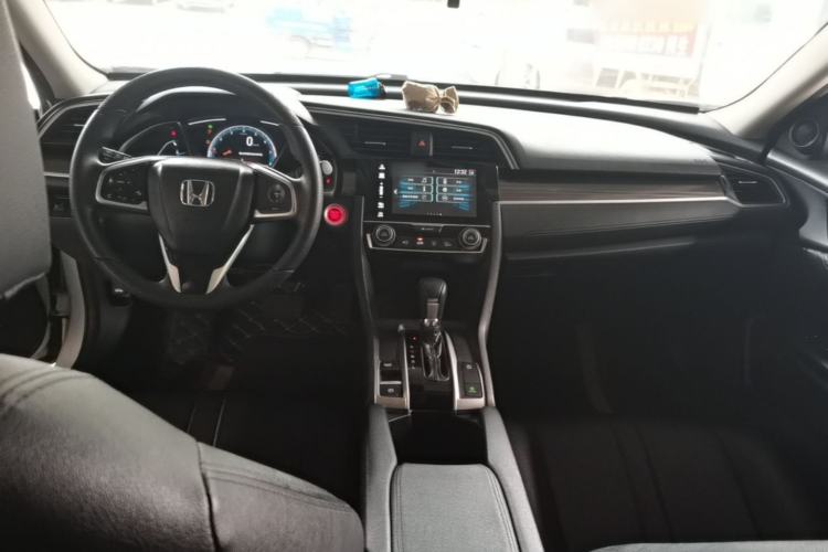 Used Honda Civic 2019 220TURBO CVT Dynamic Edition China VI Center Console