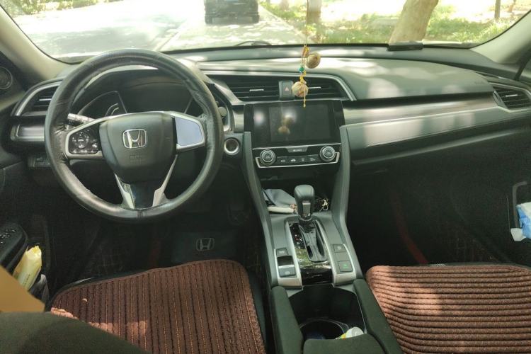 Used Honda Civic 2019 220TURBO CVT Dynamic Edition China VI Center Console