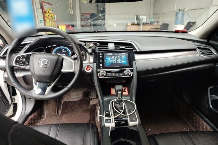 Used Honda Civic 2019 220TURBO CVT Dynamic Edition China V Center Console
