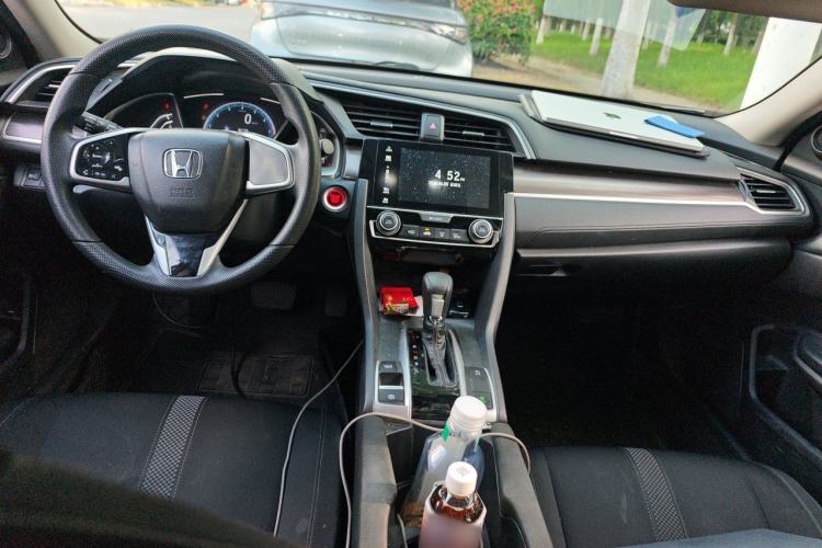 Used Honda Civic 2019 220TURBO CVT Dynamic Edition China VI Center Console