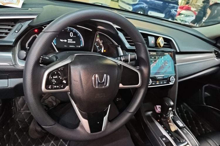 Used Honda Civic 2019 220TURBO CVT Dynamic Edition China VI Center Console