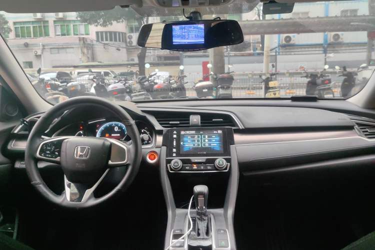 Used Honda Civic 2019 220TURBO CVT Dynamic Edition China VI Center Console