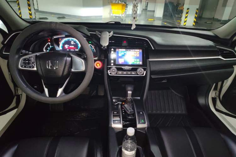 Used Honda Civic 2019 220TURBO CVT Dynamic Edition China VI Center Console