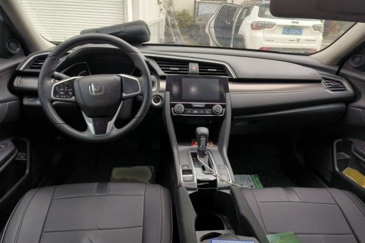 Used Honda Civic 2019 220TURBO CVT Dynamic Edition China VI Center Console