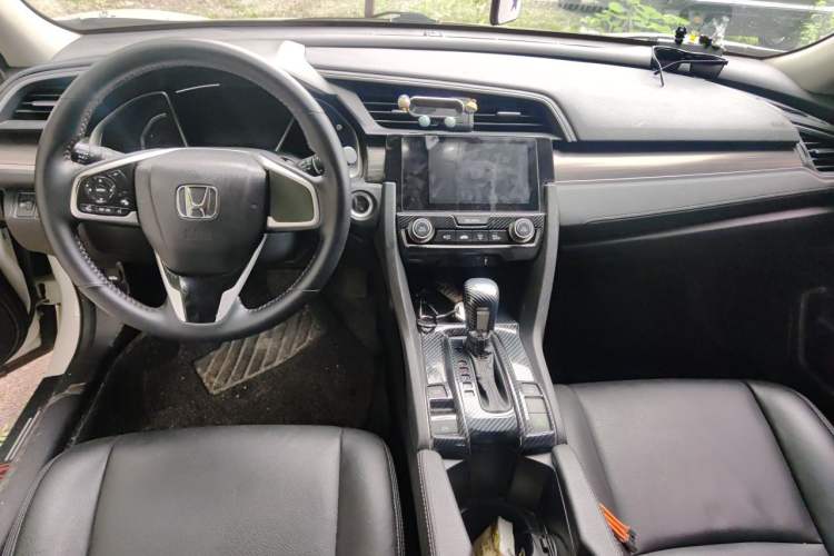 Used Honda Civic 2019 220TURBO CVT Dynamic Edition China VI Center Console