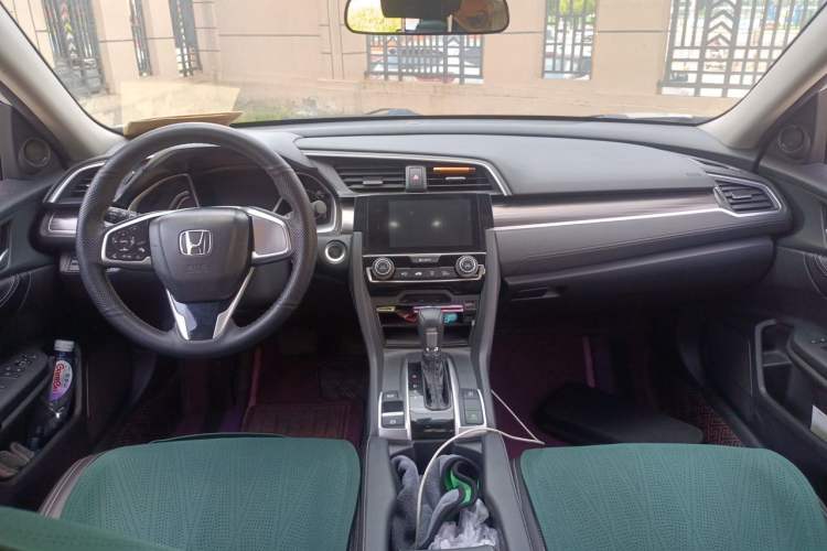 Used Honda Civic 2019 220TURBO CVT Dynamic Edition China VI Center Console