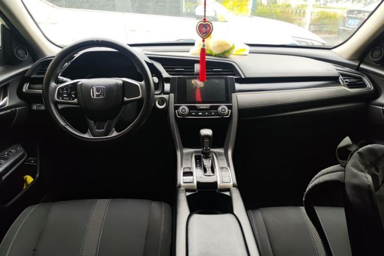 Used Honda Civic 2019 180TURBO CVT Shangdong Edition China VI Center Console