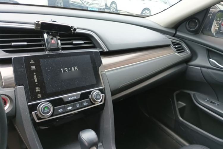 Used Honda Civic 2019 220TURBO CVT Power Edition China VI Emission Standard Center Console