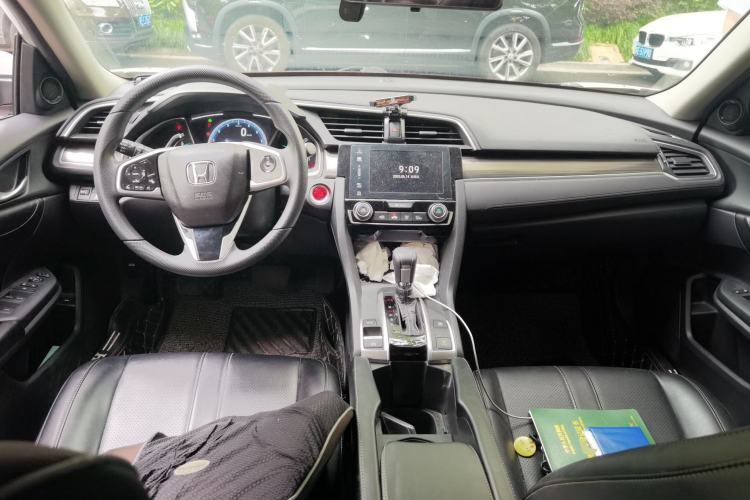 Used Honda Civic 2019 220TURBO CVT Dynamic Edition China VI Center Console