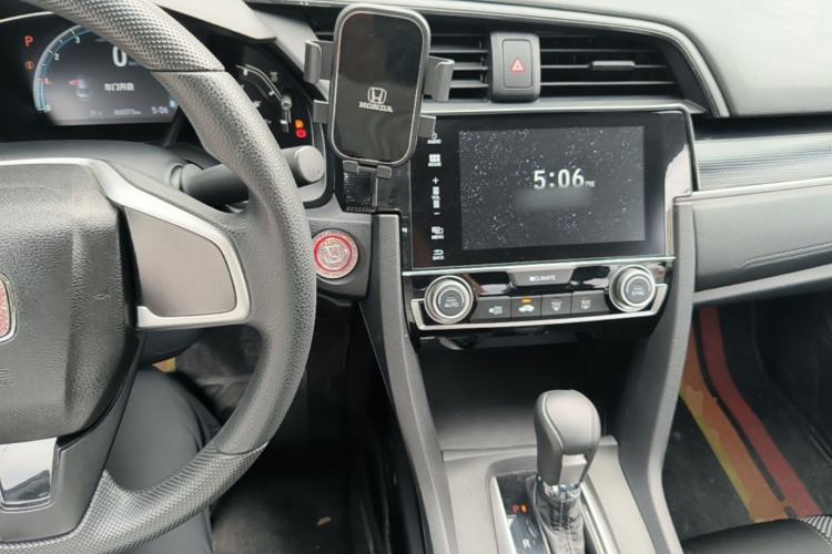 Used Honda Civic 2019 180TURBO CVT Shangdong Edition China VI Center Console