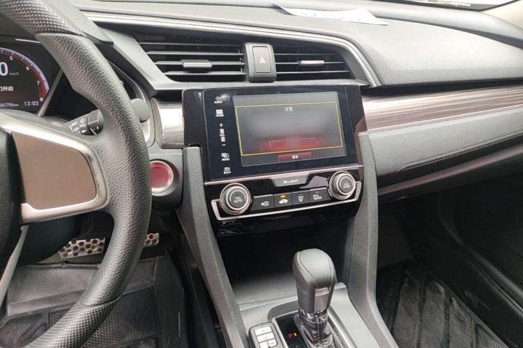 Used Honda Civic 2019 220TURBO CVT Dynamic Edition China VI Emission Standard Center Console