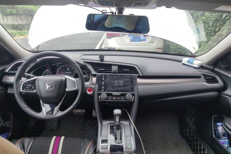 Used Honda Civic 2019 220TURBO CVT Dynamic Edition China VI Emission Standard Center Console