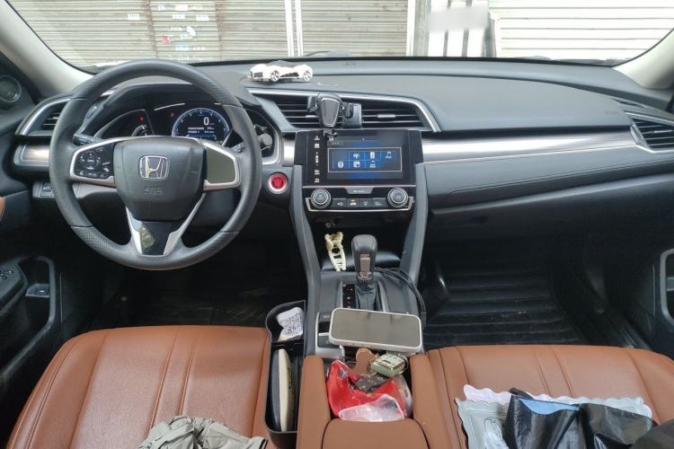 Used Honda Civic 2019 220TURBO CVT Dynamic Edition China VI Center Console