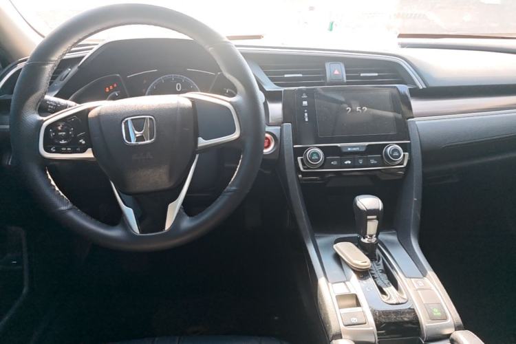 Used Honda Civic 2019 220TURBO CVT Dynamic Edition China VI Center Console