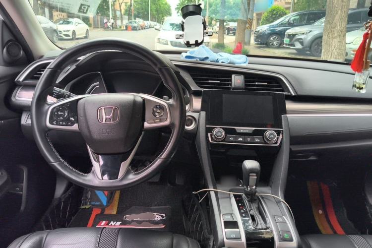 Used Honda Civic 2019 220TURBO CVT Power Edition China VI Emission Standard Center Console