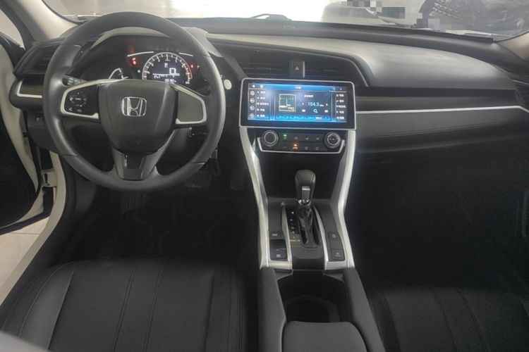 Used Honda Civic 2019 180TURBO CVT Shangyue Edition China V Emission Standard Center Console
