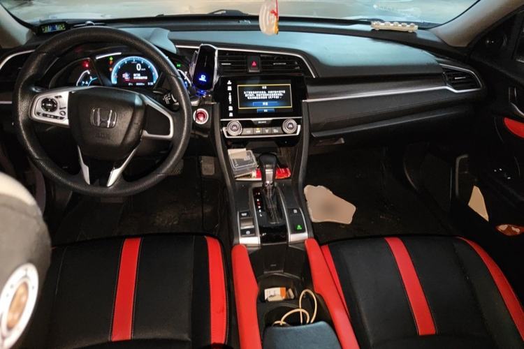 Used Honda Civic 2019 220TURBO CVT Dynamic Edition China VI Center Console