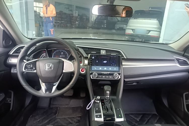 Used Honda Civic 2019 220TURBO CVT Dynamic Edition China VI Center Console