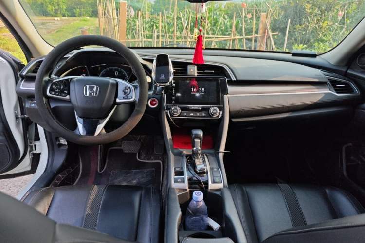 Used Honda Civic 2019 220TURBO CVT Power Edition China VI Emission Standard Center Console