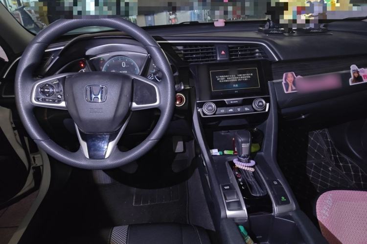 Used Honda Civic 2019 220TURBO CVT Dynamic Edition China VI Center Console