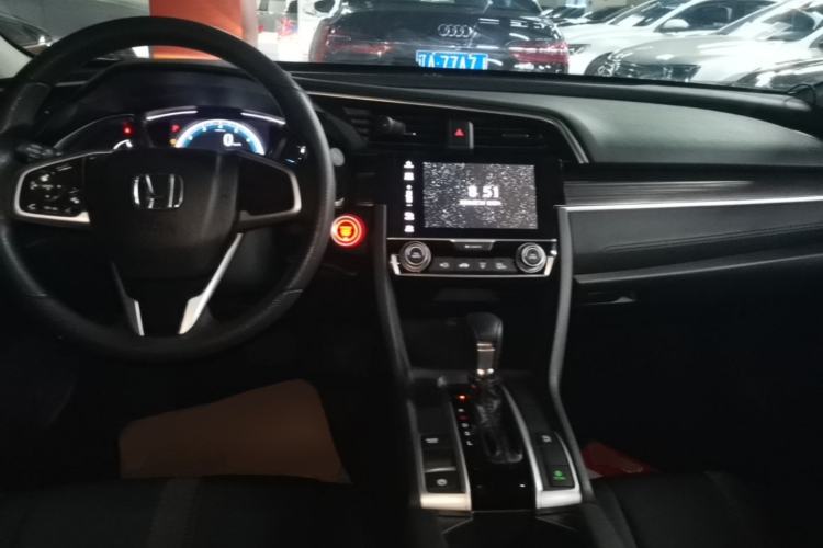 Used Honda Civic 2019 220TURBO CVT Dynamic Edition China VI Center Console