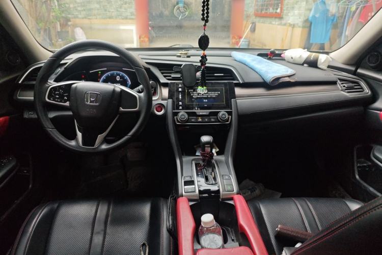Used Honda Civic 2019 220TURBO CVT Dynamic Edition China VI Center Console