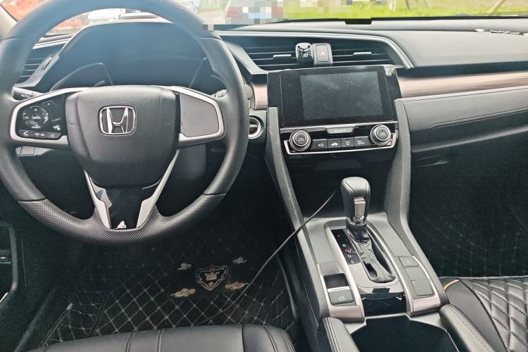 Used Honda Civic 2019 220TURBO CVT Dynamic Edition China VI Center Console