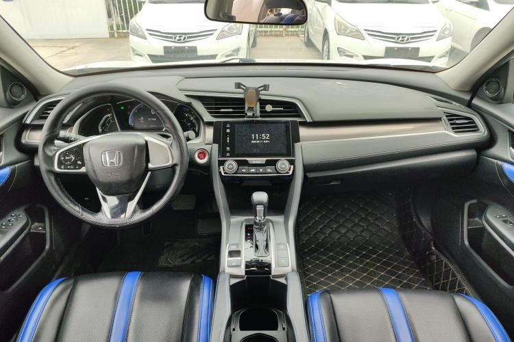 Used Honda Civic 2019 220TURBO CVT Dynamic Edition China VI Center Console