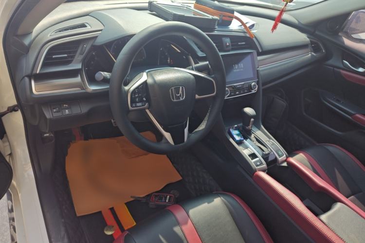 Used Honda Civic 2019 220TURBO CVT Dynamic Edition China VI Emission Standard Center Console