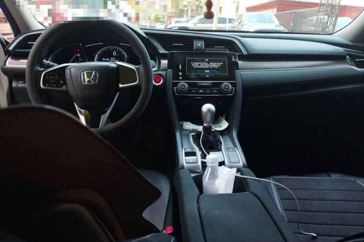 Used Honda Civic 2019 220TURBO Manual Jinkong Edition China VI Center Console