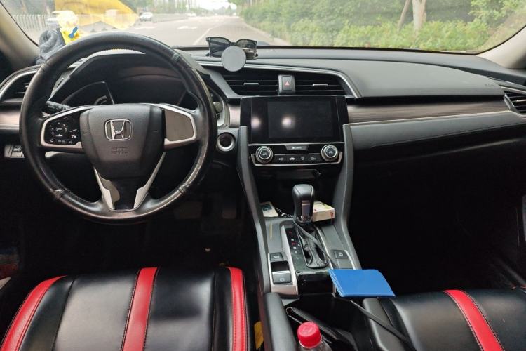 Used Honda Civic 2019 220TURBO CVT Dynamic Edition China VI Center Console