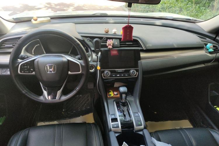 Used Honda Civic 2019 220TURBO CVT Dynamic Edition China VI Center Console
