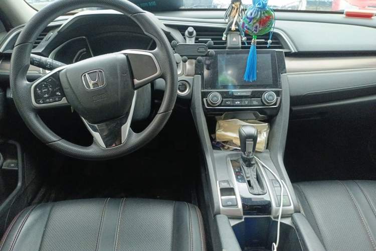 Used Honda Civic 2019 220TURBO CVT Dynamic Edition China VI Center Console