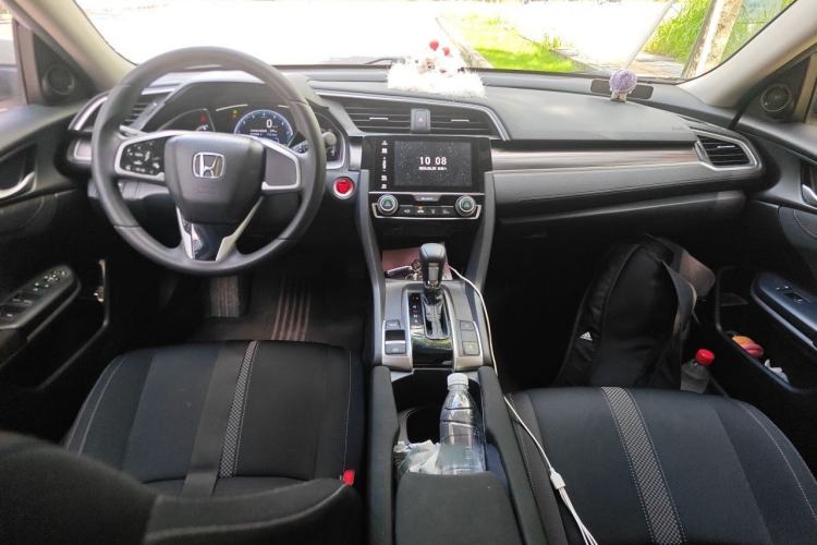Used Honda Civic 2019 220TURBO CVT Dynamic Edition China VI Center Console