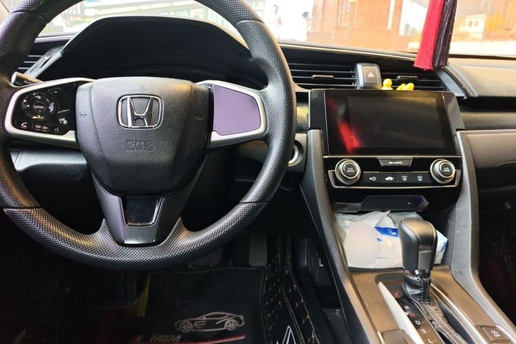 Used Honda Civic 2019 180TURBO CVT Shangdong Edition China VI Center Console