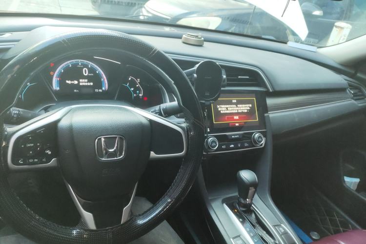 Used Honda Civic 2019 220TURBO CVT Dynamic Edition China VI Center Console