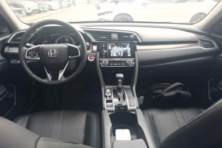 Used Honda Civic 2019 220TURBO CVT Dynamic Edition China VI Center Console