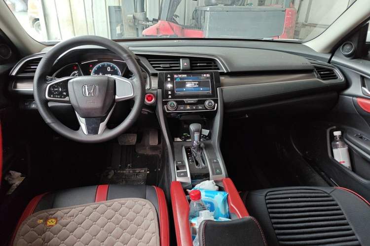 Used Honda Civic 2019 220TURBO CVT Dynamic Edition China V Center Console
