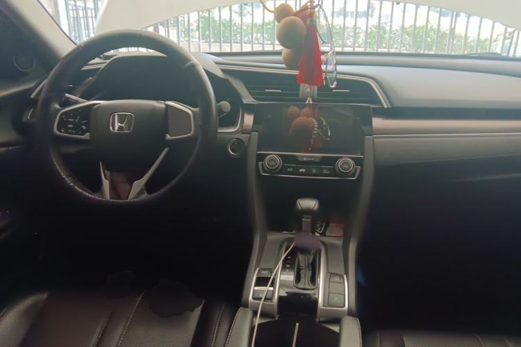 Used Honda Civic 2019 220TURBO CVT Dynamic Edition China VI Emission Standard Center Console