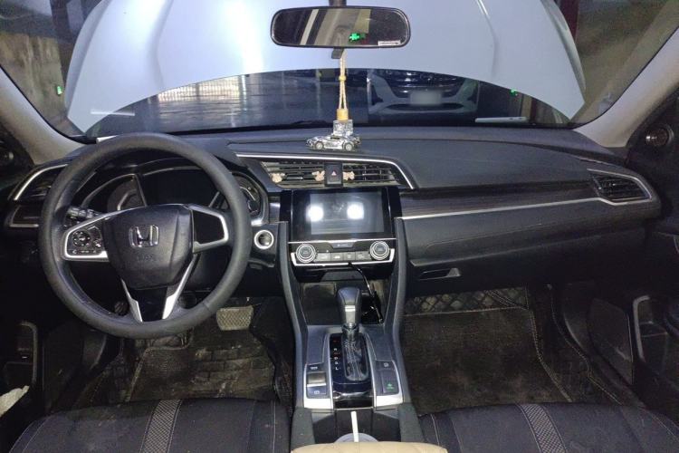 Used Honda Civic 2019 220TURBO CVT Dynamic Edition China VI Center Console