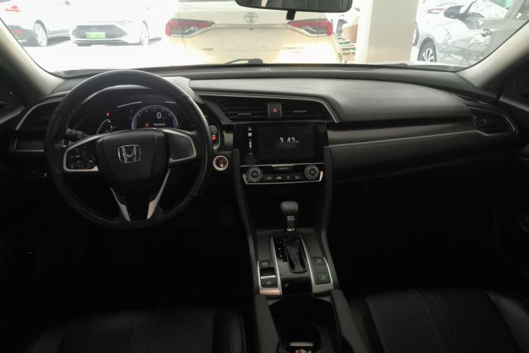 Used Honda Civic 2019 220TURBO CVT Dynamic Edition China VI Center Console